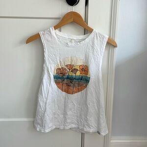 White decorated tank